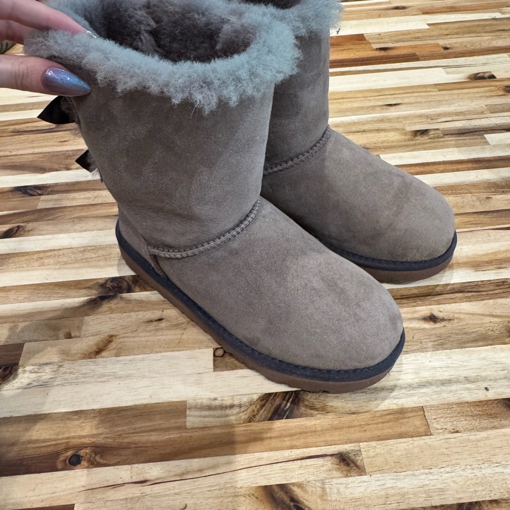 Ugg Bailey Button Storm Gray Shearling Boots - image 4
